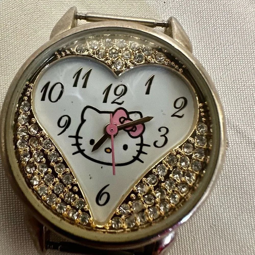 Hello Kitty Sanrio heart watch - Picture 2 of 6